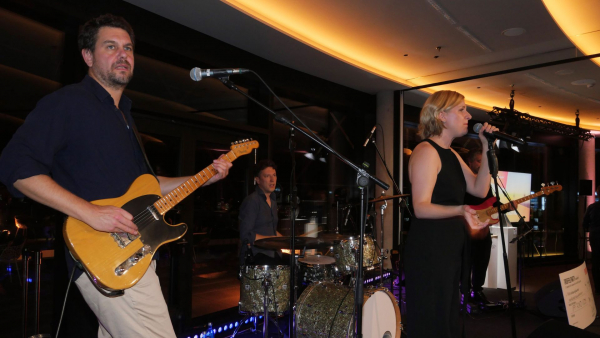 Die Band Sole Exception auf der Bühne bei der Trüffelparty