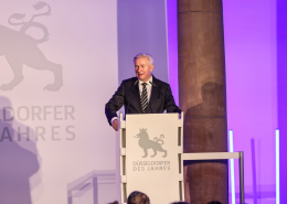 Klaus Wowereit hält die Laudatio